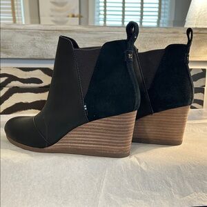 Toms Classic Black bootie Kelsey ankle boot wedge heel Excellent Condition  6.5